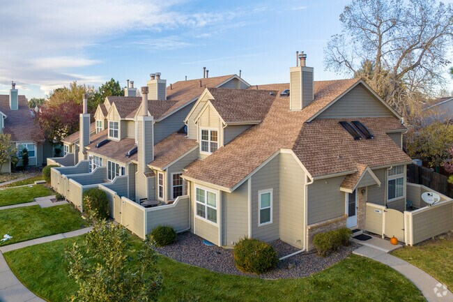 With a median home price of $650,000—an 18% drop from 2024—Four Square Mile remains a sought-after area. Townhouses, averaging $445,000, provide a more affordable option while still offering the convenience and charm of this well-located community.