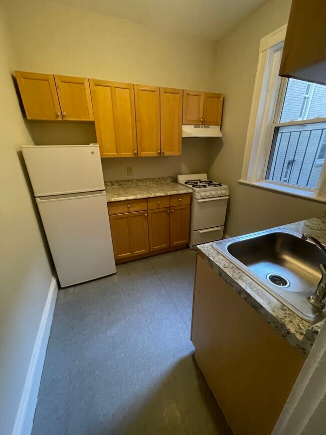 11 Chester St Unit 8, Boston, MA 02134
