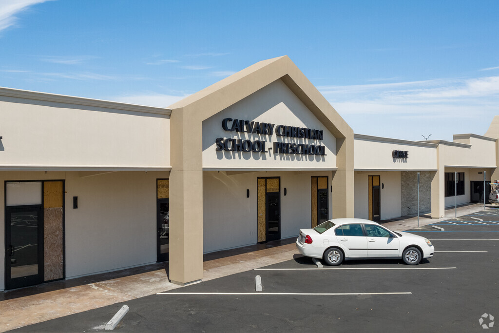An entrance view to Calvary Christian located in Sacramento.