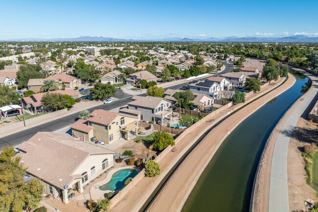 Southwest Gilbert is a convenient suburb set close to parks, lakes and shopping & dining.