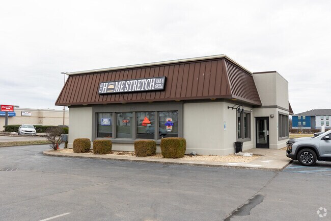 Northeast Nicholasville residents head to The Home Stretch Bar for Burgers, pizzas, wings, and happy hour deals.