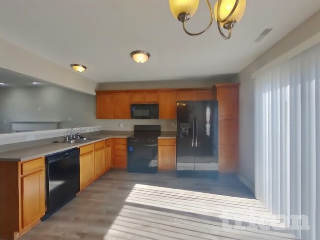 1432 Dowell St, Greenwood, IN 46143 - photo 6