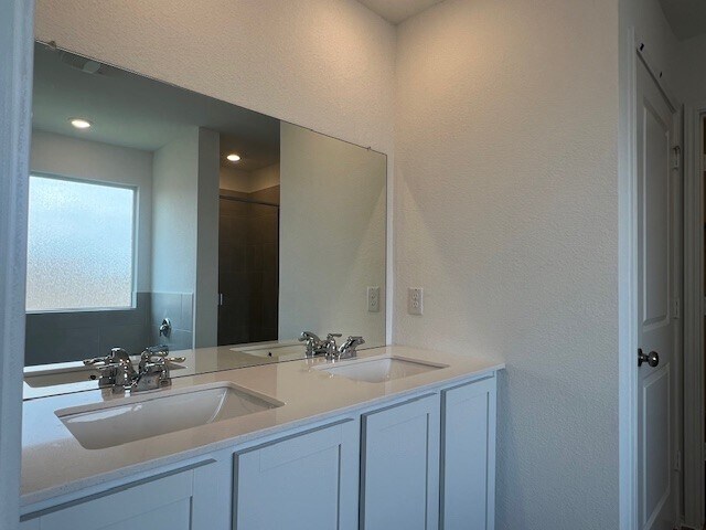 153 Cibolo Creek Loop, Bastrop, TX 78602 - photo 5