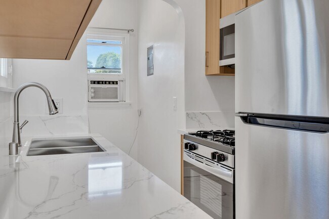 123 Hamilton Luxury Investments LLC, Beverly Hills, CA 90211 - photo 4