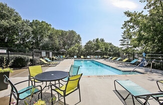 13630 Riverway Dr, Chesterfield, MO 63017