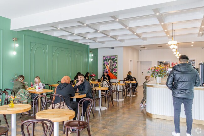 Cafe Juliet is a busy café and restaurant in Westerleigh that serves breakfast and brunch.