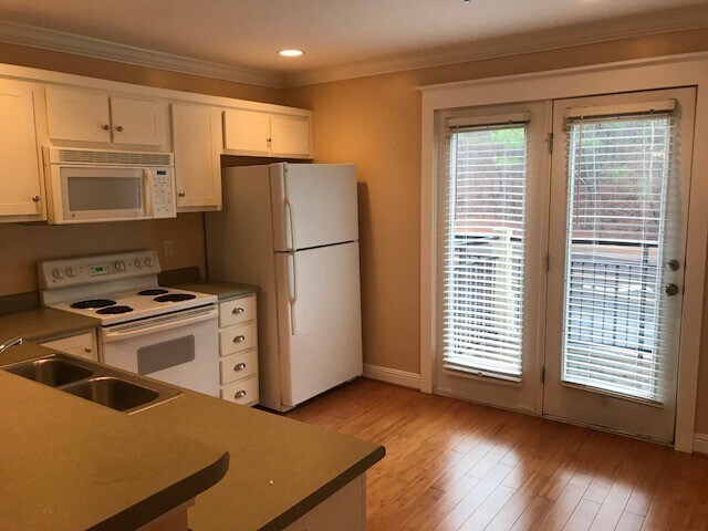 660 Barnett Shoals Rd unit 223, Athens, GA 30605 - photo 5