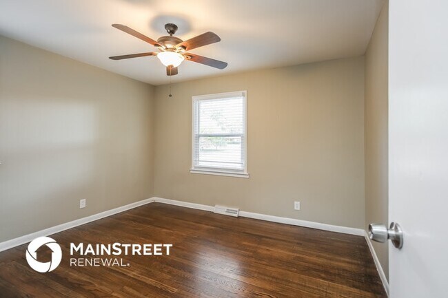 1006 SW Lakeview Blvd, Lees Summit, MO 64081 - photo 5