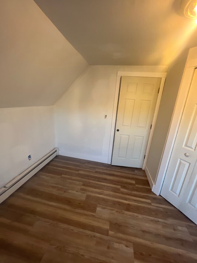 103 Walnut St unit 3rd floor, Waterbury, CT 06704 - photo 7