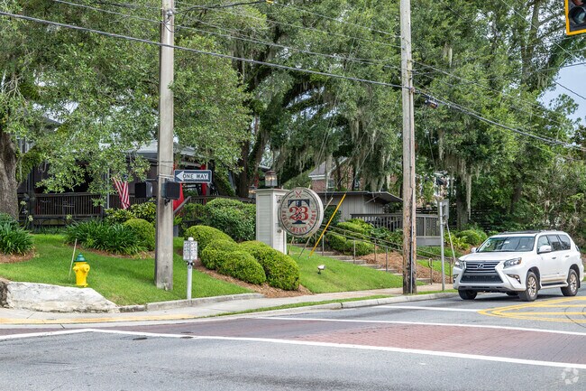 Table 23 is a gorgeous restored 1920's home in Tallahassee.