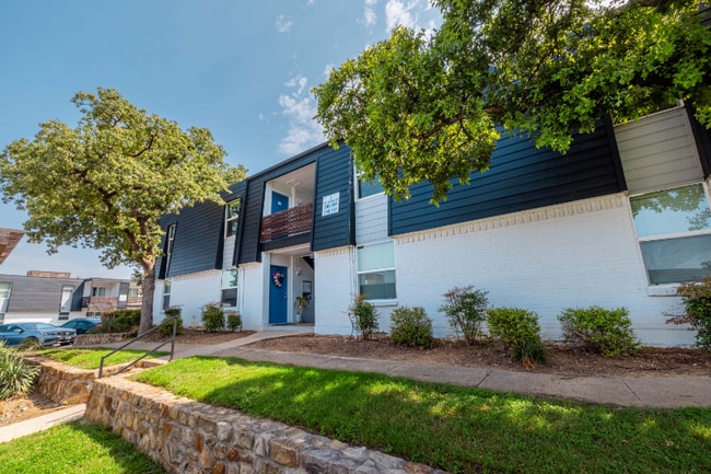 531 Bedford Rd unit 220, Bedford, TX 76022 - photo 7