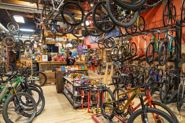 Downtown Jonesboro shops and dining are 10 minutes from Wood Trace.