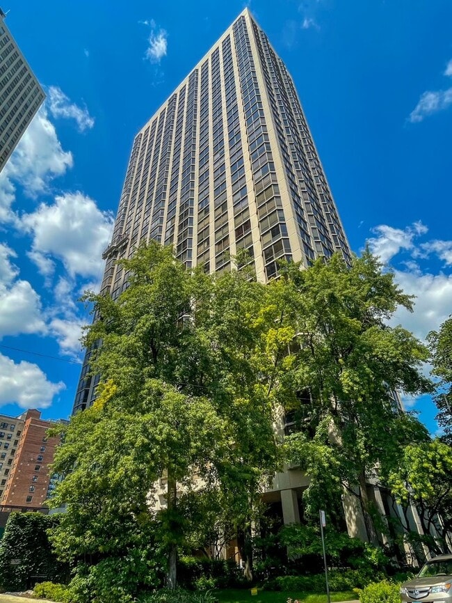 2650 N Lakeview Ave Unit 3105, Chicago, IL 60614