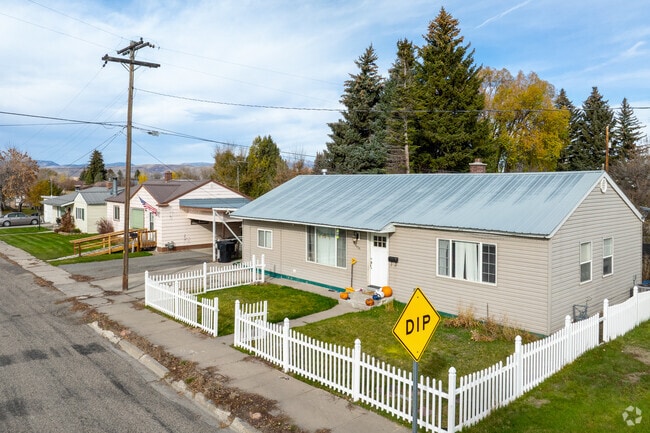 Homes closer to Montpelier's center tend to be more tightly packed, with smaller yards, and less privacy from the neighboring houses.