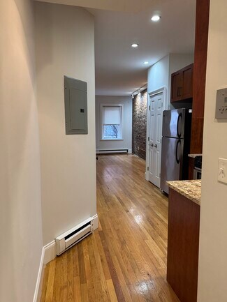81 W Cedar St Unit 2, Boston, MA 02114