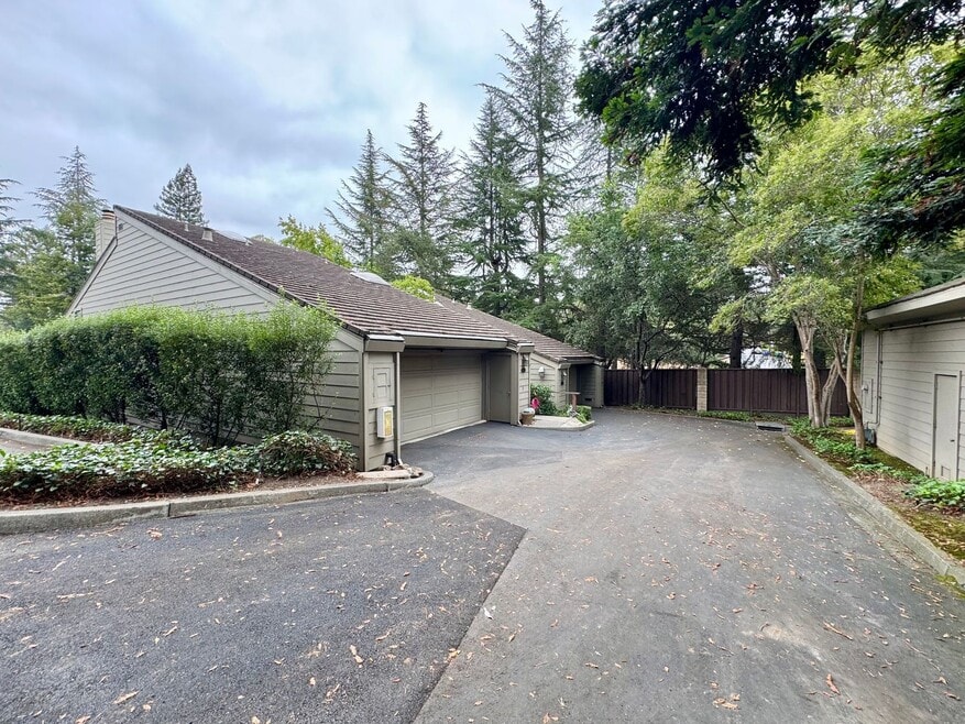 2 Bedrooms, 2 Bathrooms, River Bend Condo,...
