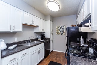 8911 Youree Dr, Shreveport, LA 71115