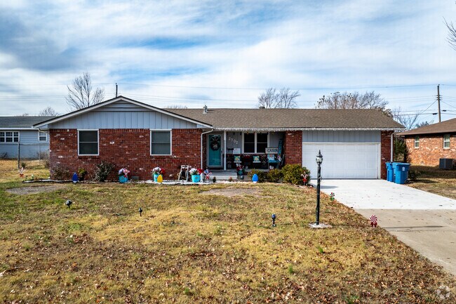 Many Kelsey Norman North homes have two-car garages.