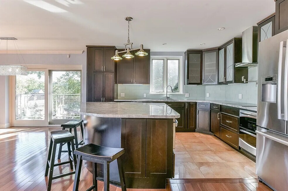 216 Saint Paul St unit 502, Brookline, MA 02446 - photo 1