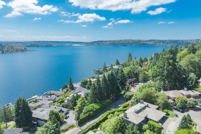 Enjoy life on the lake in Tarywood.