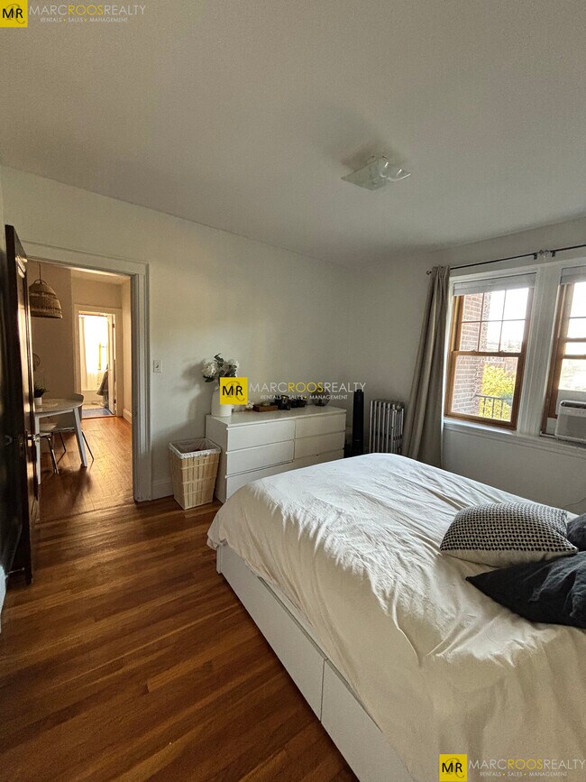 52 Strathmore Rd, Brighton, MA 02135 - photo 2