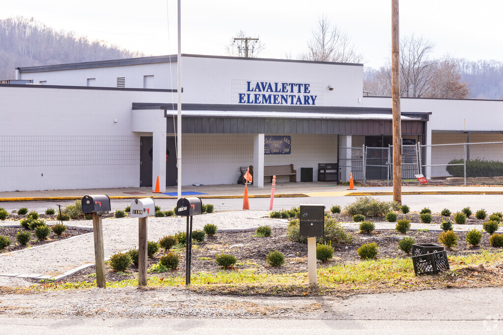 Lavalette Elementary School received a B grade from Niche.