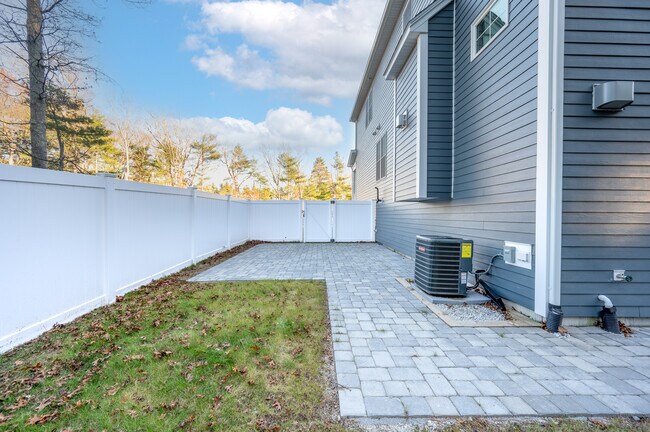 63 Thomas Mann Cir unit 36, Norfolk, MA 02056 - photo 5