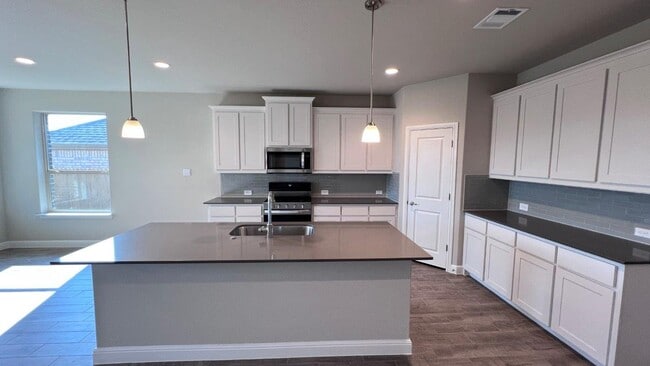 109 Medina Ln, Rhome, TX 76078 - photo 2