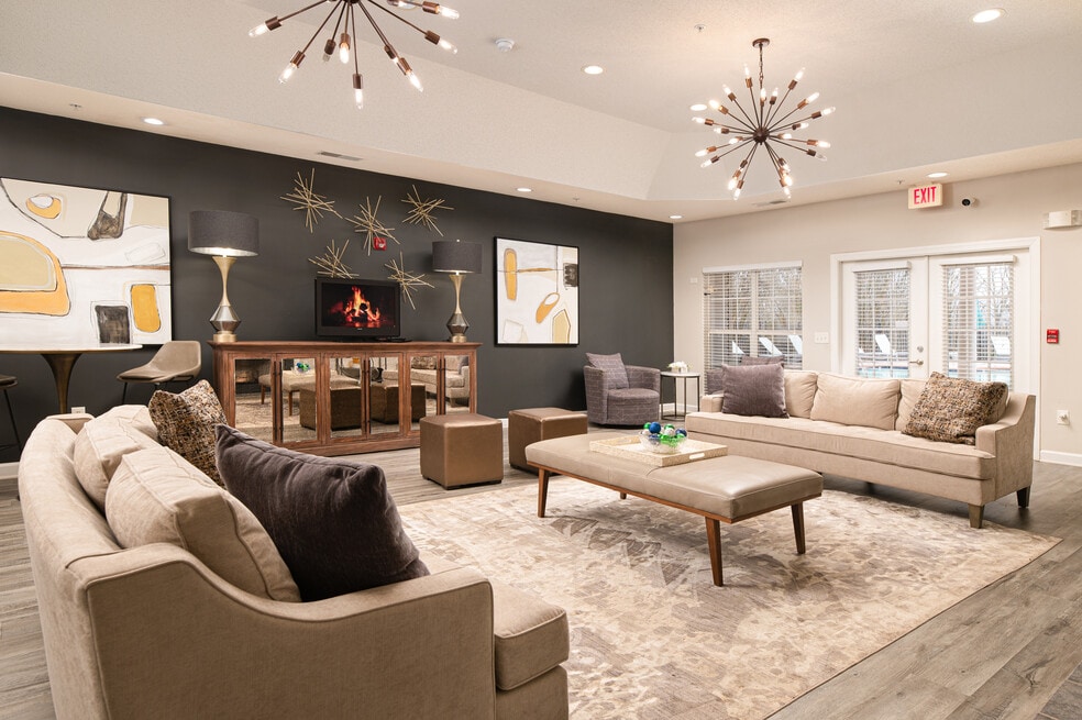 Village Square, Gainesville, GA 30504 - photo 1