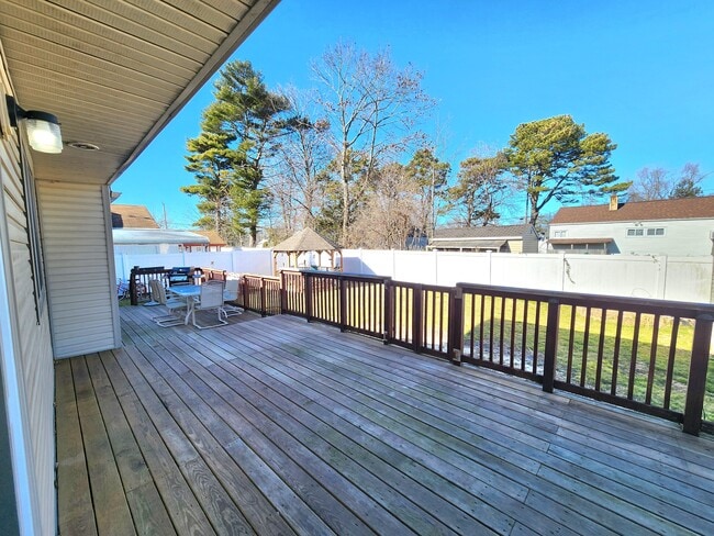 30 Wilson St, Brentwood, NY 11717 - photo 6