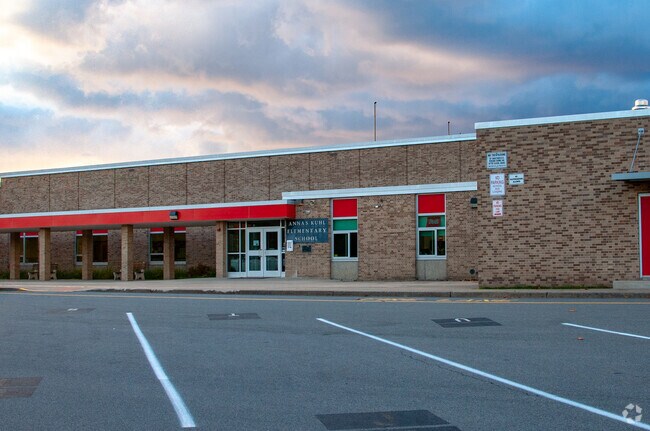 Anna S Kuhl Elementary School provides education in the neighborhood of 
Orange County.