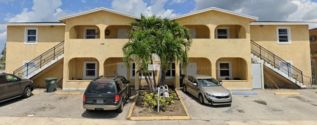749 SW Avenue C unit 2, Belle Glade, FL 33430 - photo 2