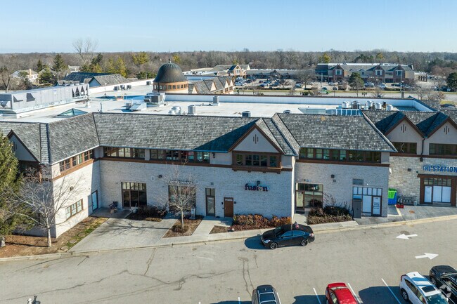 Fusion Academy Lake Forestl is located in a commercial retail space.