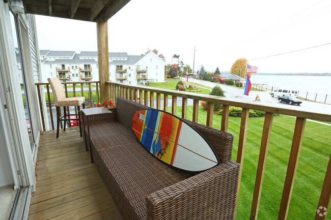 2 Bed 2 Bath Deluxe - Main Balcony