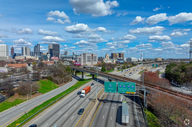Just south west of the I-85/I-75 and I-20 connector, Mechanicsville is ideally located.
