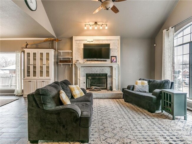 1913 Butterfield Trail, Choctaw, OK 73020 - photo 3