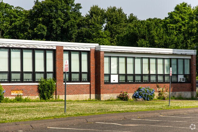 Franklin Avenue Elementary School is located in Westfield, MA.