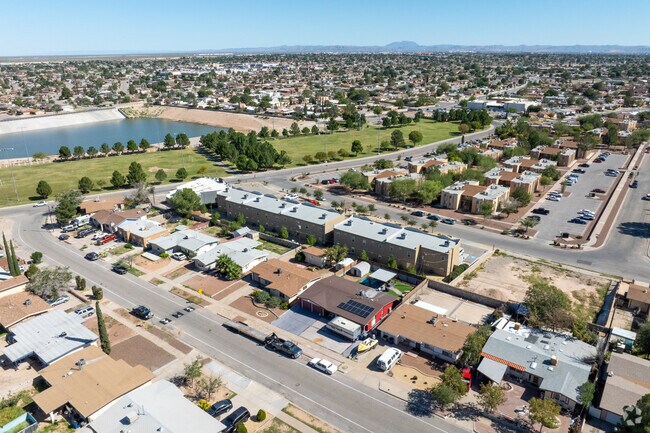 There are a plethora of housing options available to those settling down in Pico Norte.