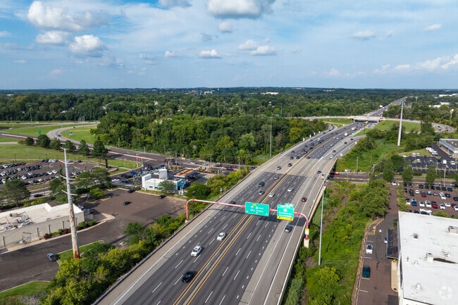 The PA Turnpike runs near Roslyn, giving residents a quick commute to New Jersey or Philadelphia.