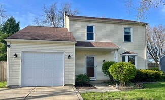 2262 Highfield Ln, Aurora, IL 60504