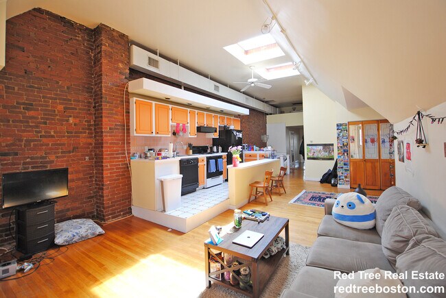 1678 Beacon St, Brookline, MA 02445 - photo 3