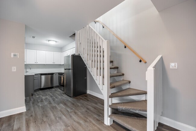 745 W Gordon Terrace unit 312, Chicago, IL 60613 - photo 6