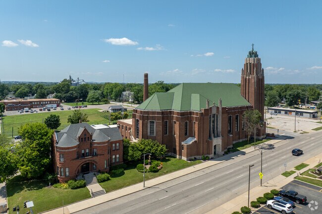Your kids will enjoy learning in the inspiring atmosphere of Holy Trinity Catholic School.