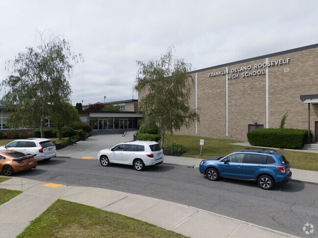 The main entrance into FDR in Hyde Park, New York.