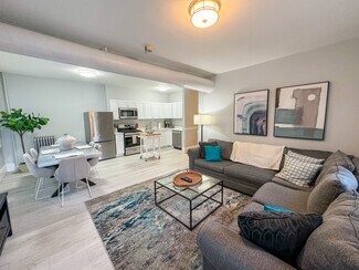 636 Washington St Unit 1, Brookline, MA 02446