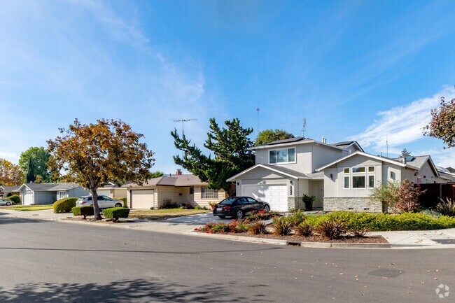 Single-story and two-story homes are available in Paynes.