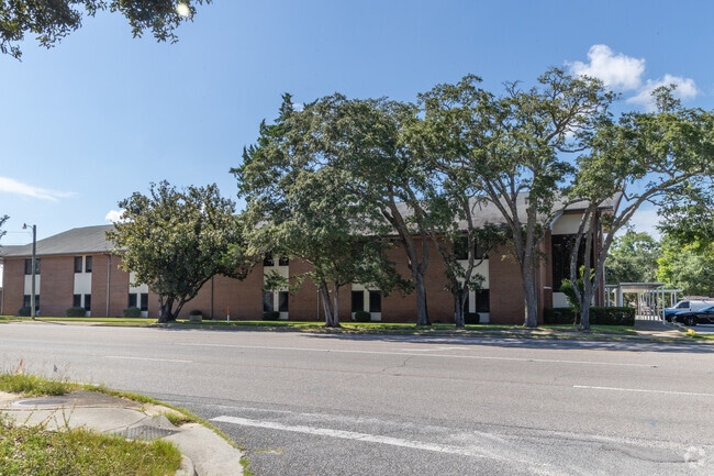 Cinco Baptist School