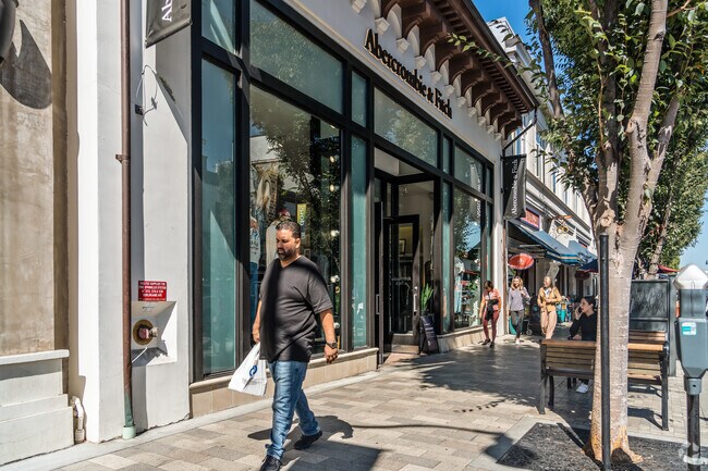 Enjoy shopping and dining just minutes away from Oak Grove Manor's peaceful residential streets.