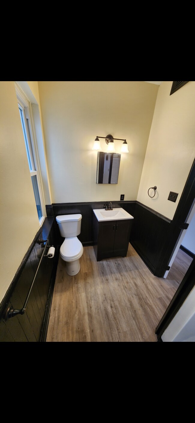 2038 S 4th St unit 2038 2nd floor, Philadelphia, PA 19148 - photo 6