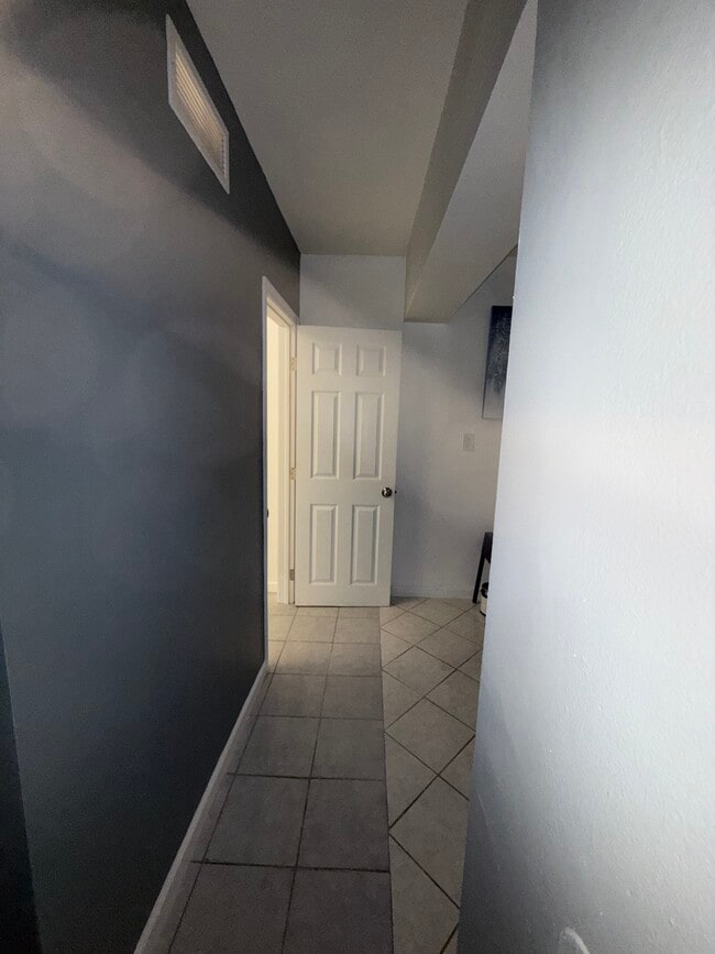 7615 SW 18th St unit ECONOMIC 2 bedroo1 b, Miami, FL 33155 - photo 7